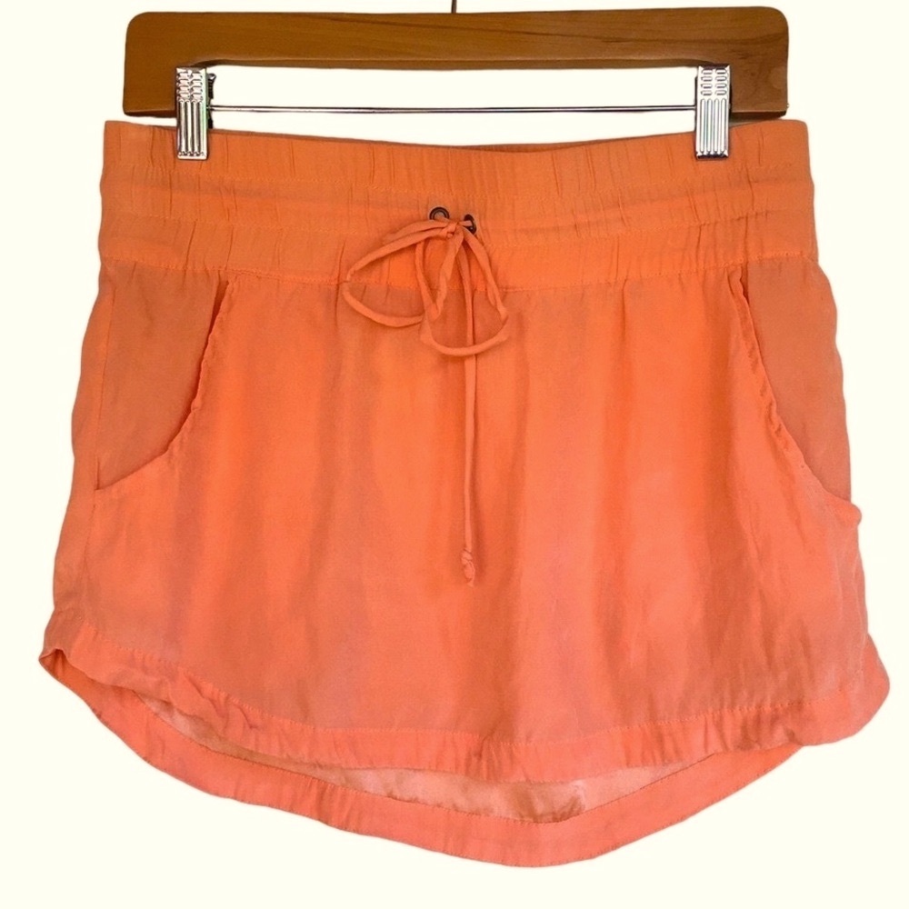 Acacia silk skirt with pockets in coral